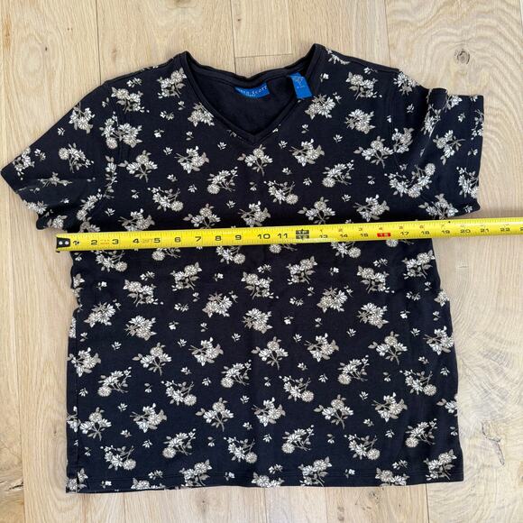 Karen Scott Sport Black Floral Cotton V Neck Top SZ S Whimsy Ditsy Grandma VTG - Picture 5 of 6
